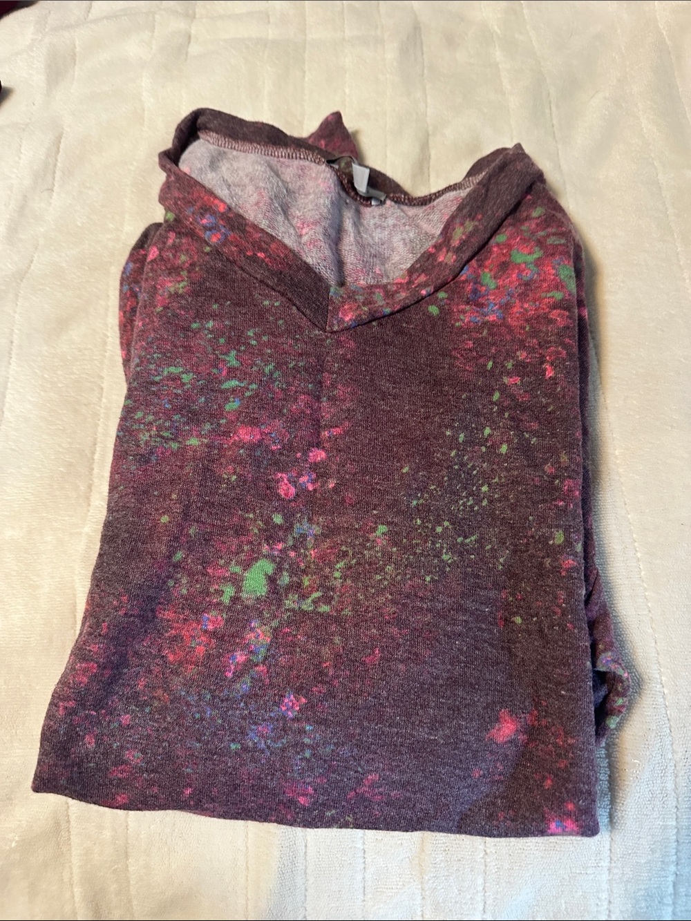 Women’s Maroon Splatter-Print Hooded Top